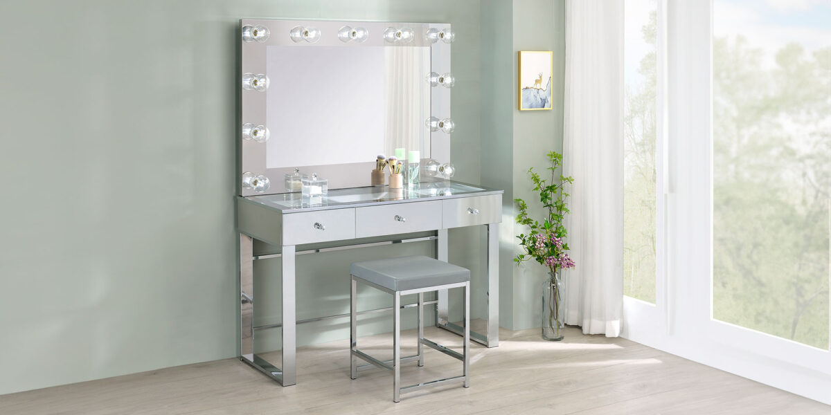Umbridge Vanity Table & Mirror