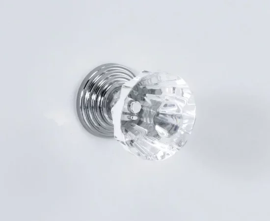 Amia-Vanity-05