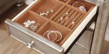 Bling-Game-Vanity-Set-03